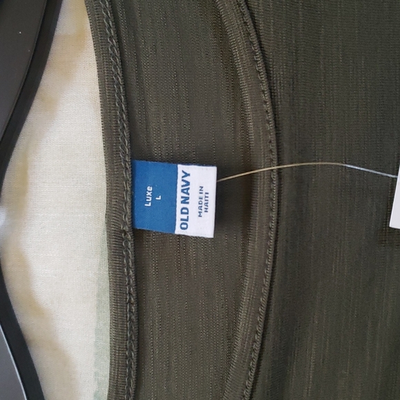 Top - Picture 3 of 4